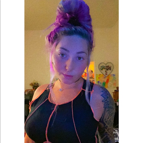 Meet your Posher, Kaitlyn - Picture 4 of 8